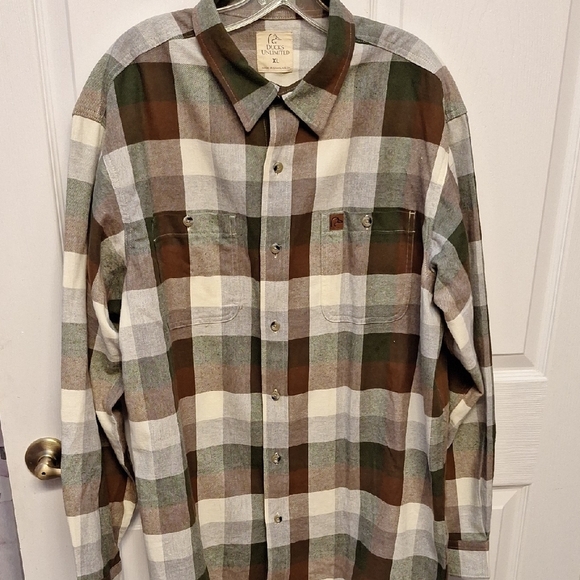 f Casual Button Down Shirt Brown and Green Plaid Size XL.  LIKE NEW - Picture 1 of 4